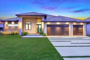 Villa Twenty Two by CoralVilla - modern, pool & spa